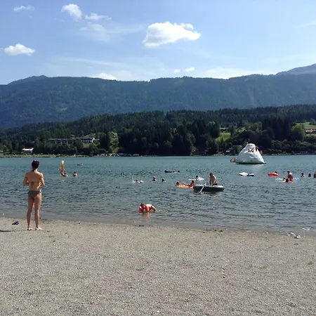 Tom's Huette Apartman