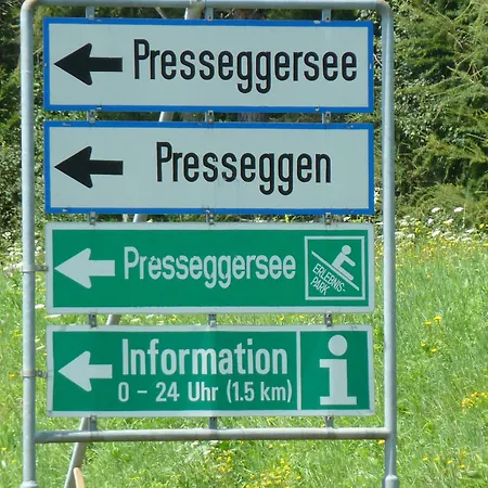 Tom's Hütte Apartamento Presseggersee