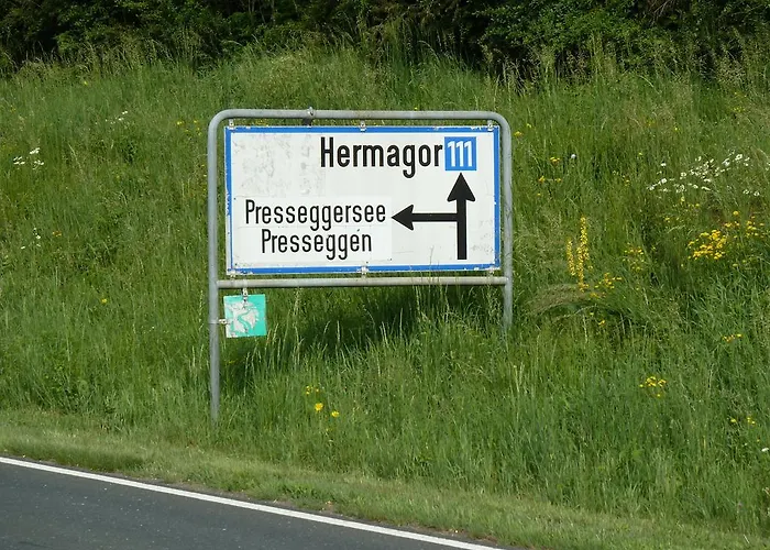 Tom's Hütte Apartamento Presseggersee